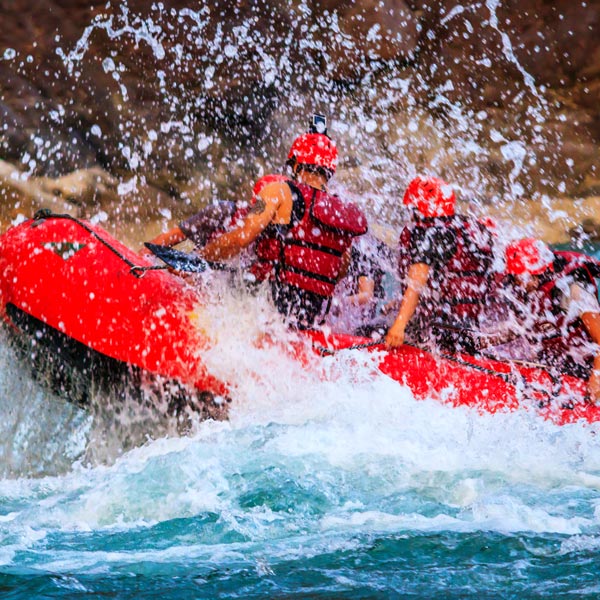 things-to-do-in-yellowstone-area-activities-whitewater-rafting Things to do in Yellowstone