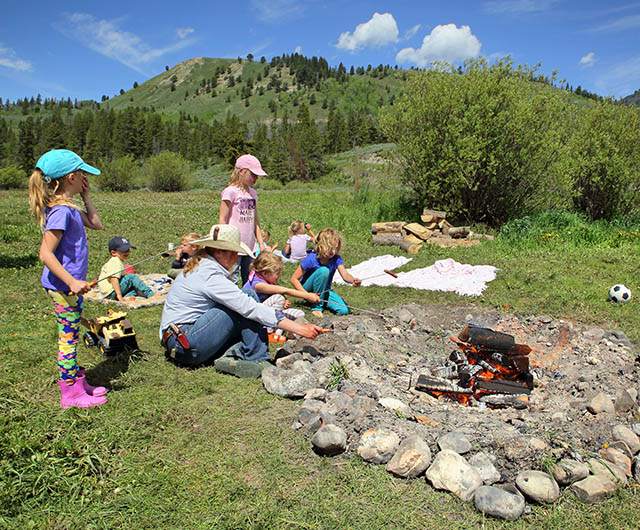 thumb-kids-program-the-all-day-picnic-lunch-montana-family-vacation-opt Montana Family Vacation