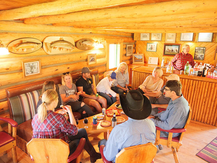 thumb-loding-happy-hour-lodging-near-yellowstone Lodging near Yellowstone